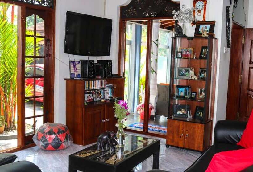 تختخواب و صبحانه Chamo Villa
