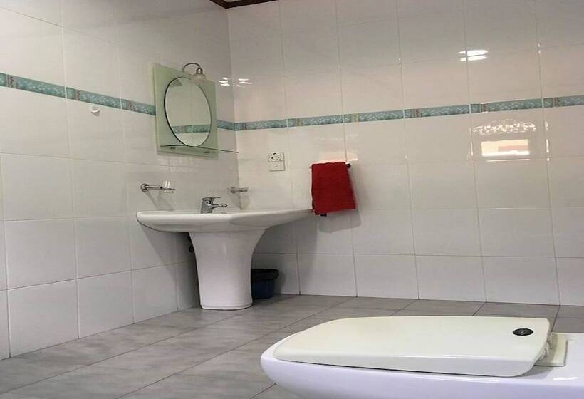تختخواب و صبحانه Chamo Villa