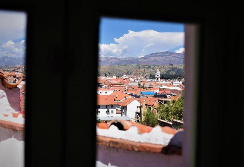 تختخواب و صبحانه La Selenita