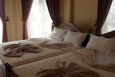 تختخواب و صبحانه Maples Holiday Resort