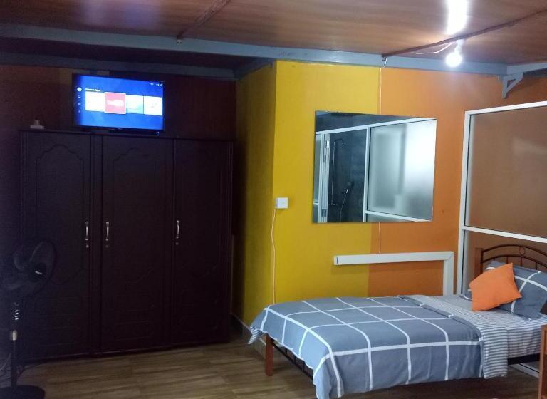 تختخواب و صبحانه Palms Villa