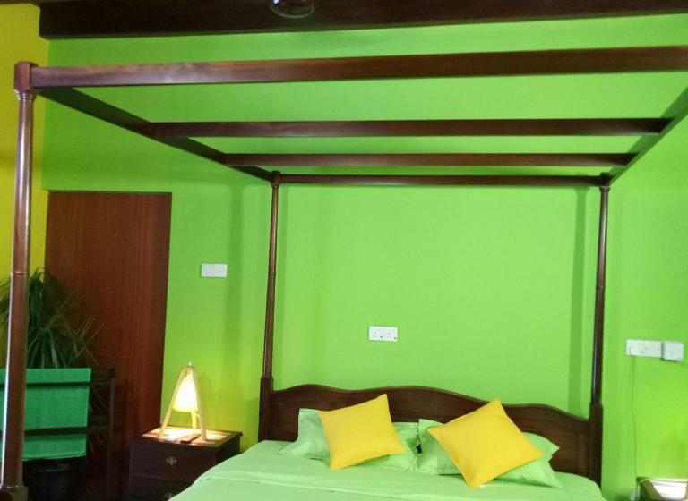 تختخواب و صبحانه Palms Villa