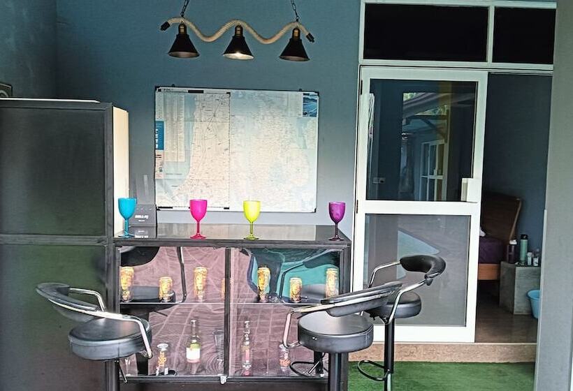 تختخواب و صبحانه Palms Villa