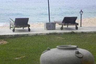 هتل Amanda Beach Villas