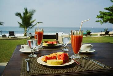 هتل Amanda Beach Villas