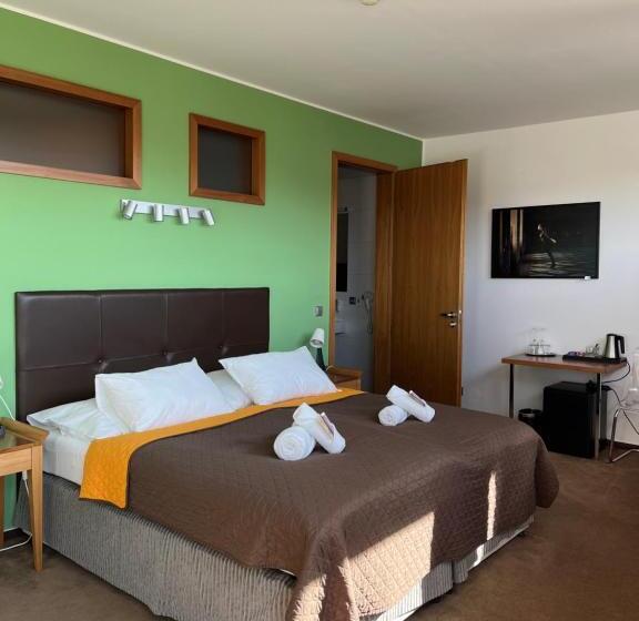 هتل Beroun Golf Club