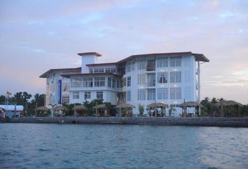 هتل East Lagoon