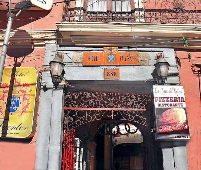 هتل Fuentes