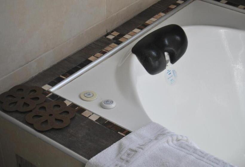 هتل La Fontana