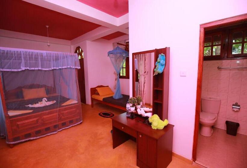 هتل Tea Forest Lodge