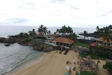 Scarlet White Resort
