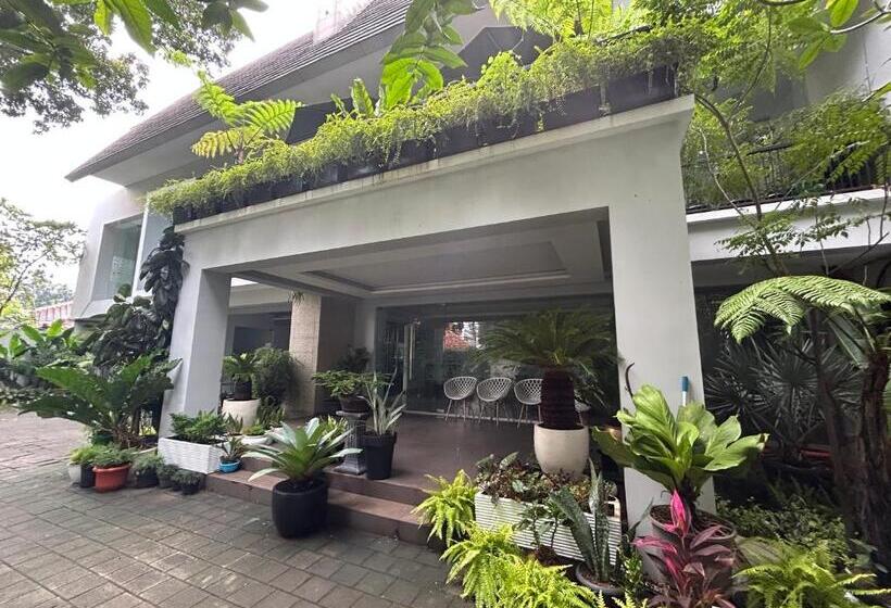 پانسیون Annie Kuca