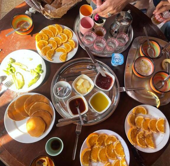 تختخواب و صبحانه Tooda House