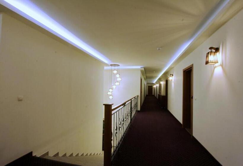 هتل La Villa