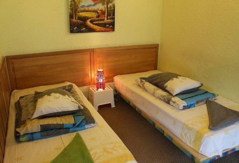 تختخواب و صبحانه Sleep In Bnb