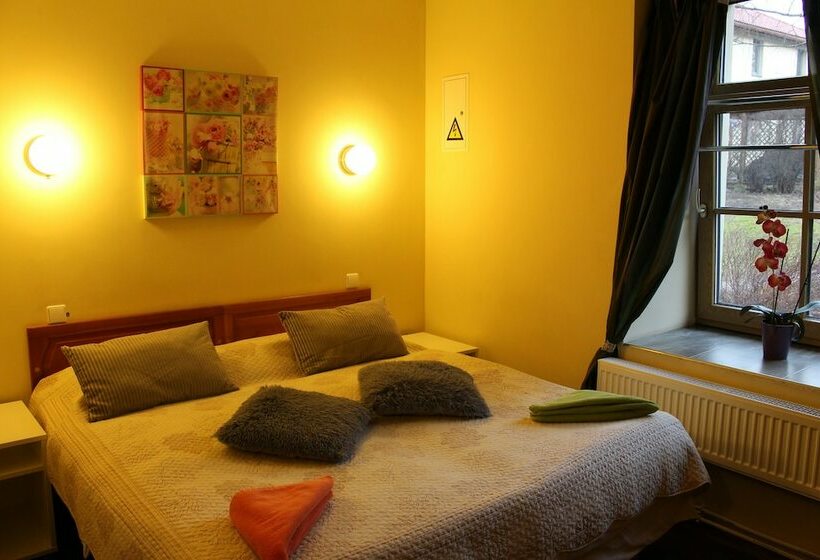 تختخواب و صبحانه Sleep In Bnb