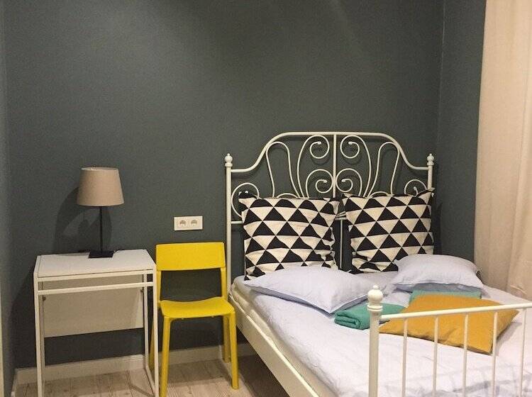 تختخواب و صبحانه Sleep In Bnb