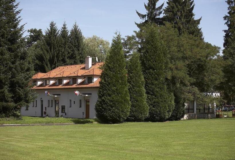 هتل Pension Konopiste