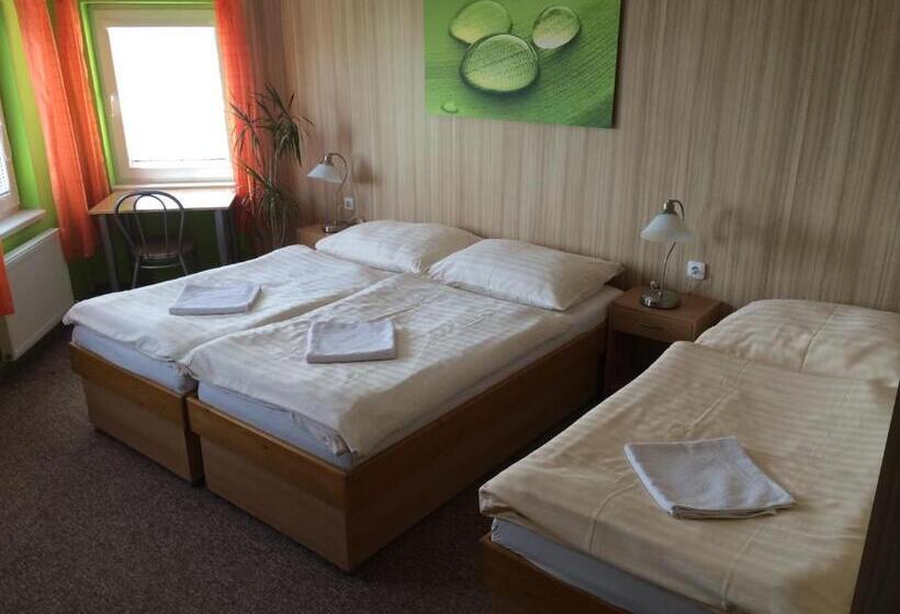 酒店 Pohádka