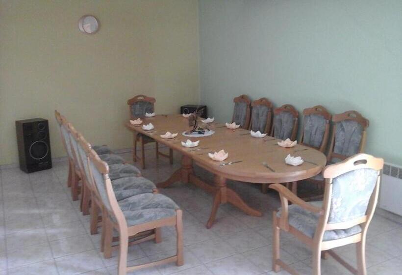 هتل Skaistažiedė