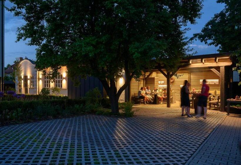 هتل Zelená Marina