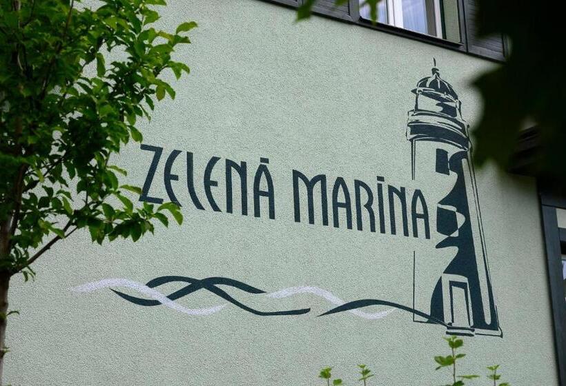هتل Zelená Marina