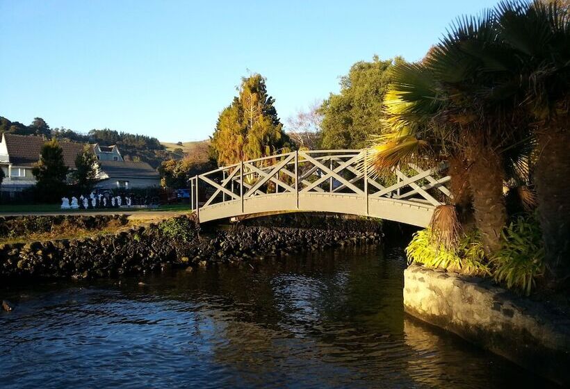 Akaroa Waterfront Motels