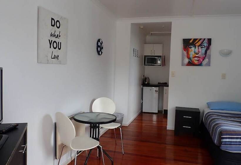 هاستل Centabay Lodge And Backpackers