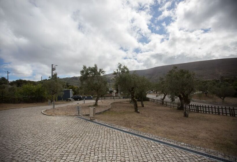 הוסטל Hi Alvados   Pousada De Juventude