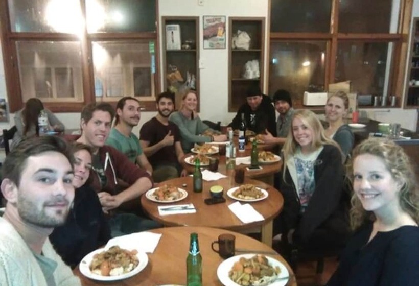 هاستل On Top Backpackers