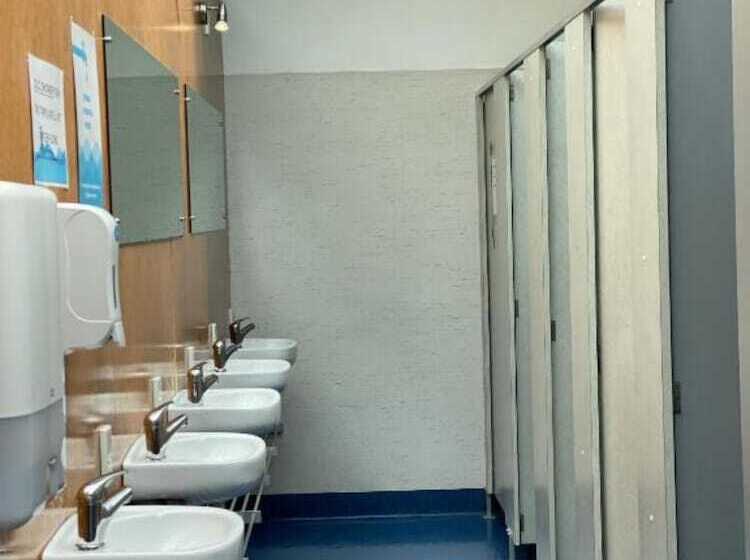 هاستل On Top Backpackers