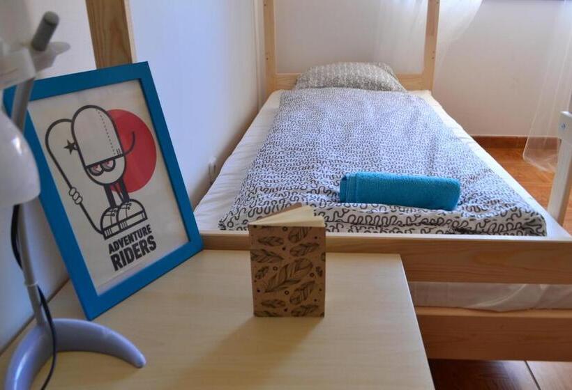 هاستل Surf House Peniche