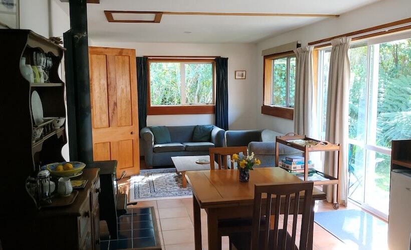 הוסטל The Innlet, Country Apartments And Cottages