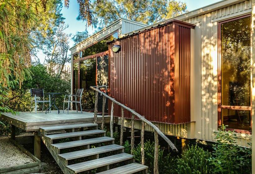 تختخواب و صبحانه Misty River Retreat