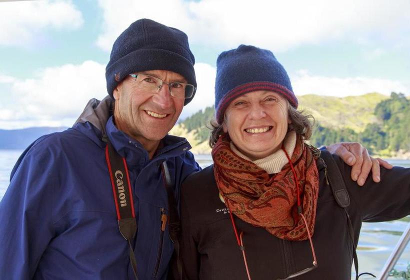 تختخواب و صبحانه Misty River Retreat