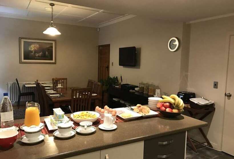 تختخواب و صبحانه Lakes Lodge Rotorua
