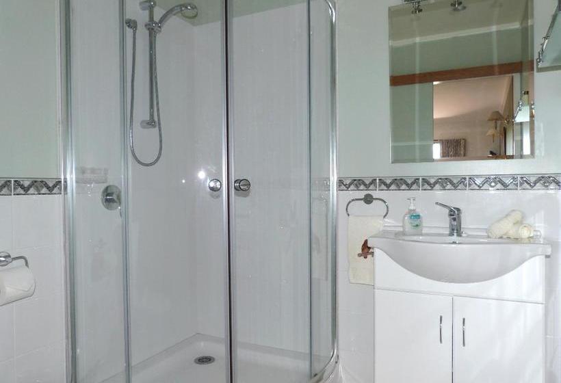 تختخواب و صبحانه Riverside Homestead