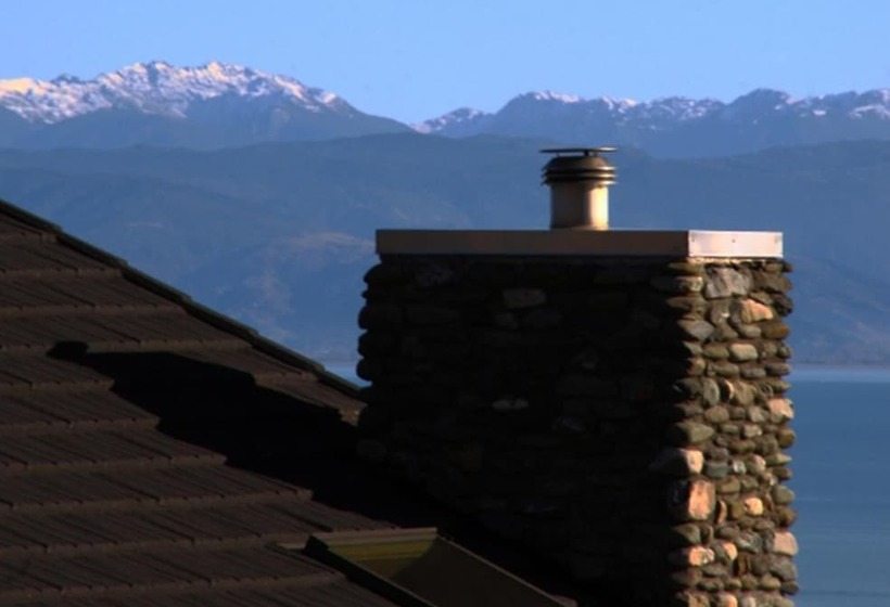 تختخواب و صبحانه Parautane Lodge