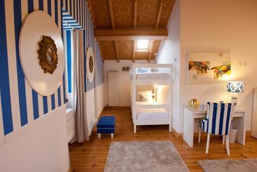 هاستل R3 Service Five Senses In Coimbra