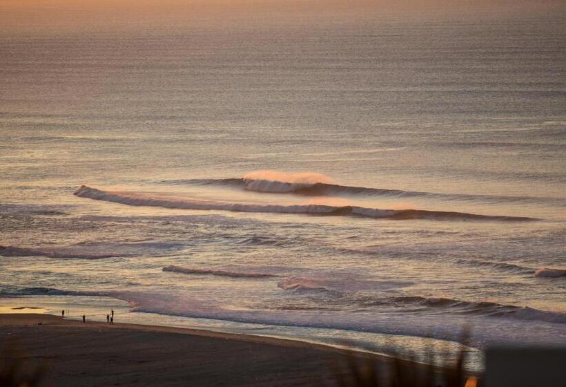 هتل Surfers Lodge Peniche