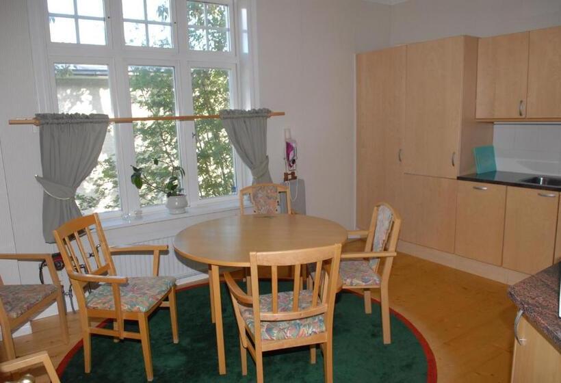 هتل Svefi Vandrarhem   Hostel