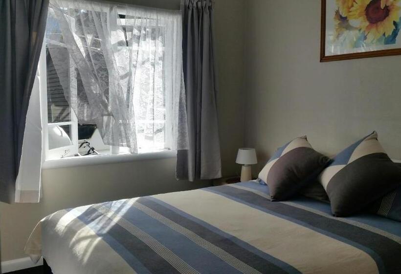 مُتل Nana Glads Beachfront Accommodation