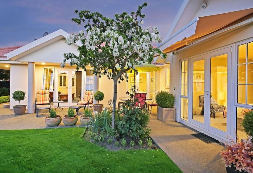 Olive House Bed And Breakfast