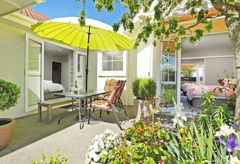 Olive House Bed And Breakfast