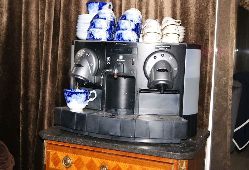 Palace Hotell