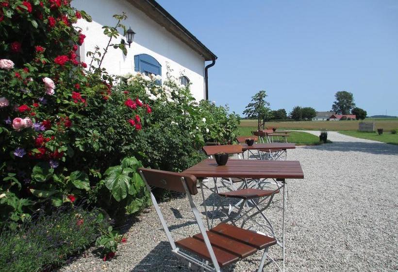 Rävåkra Bed & Breakfast