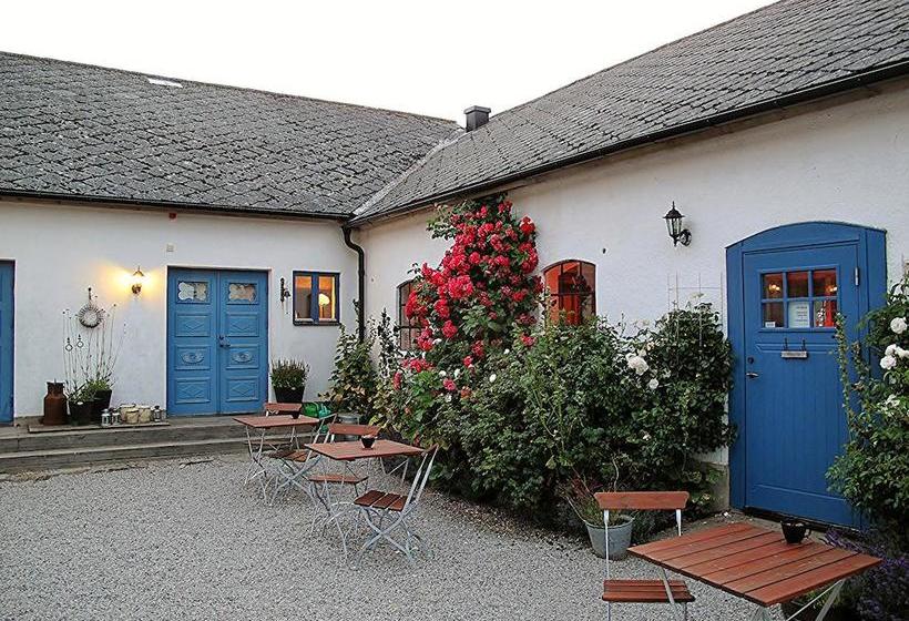 Rävåkra Bed & Breakfast