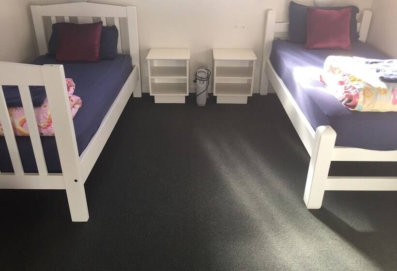 הוסטל Tripinn Motel & Share Accommodation