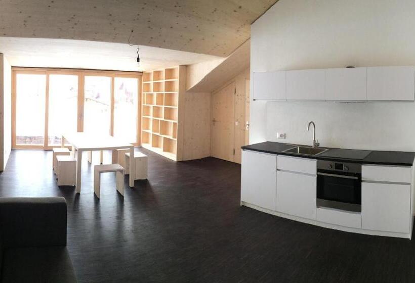 הוסטל Nova Casa Spinatscha Sedrun