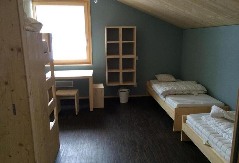 הוסטל Nova Casa Spinatscha Sedrun